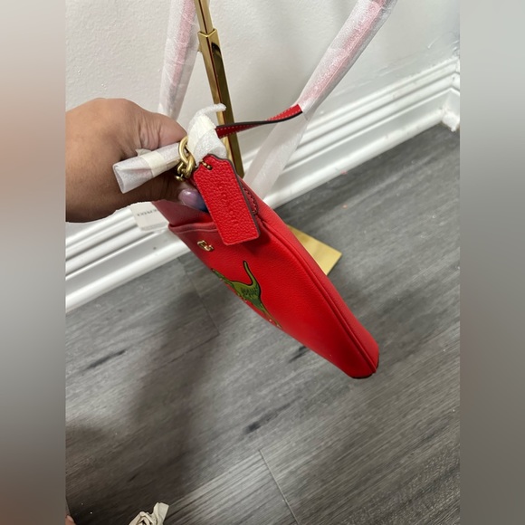 RARE/VHTF Rexy Kitt Mascot Red Crosboddy. - Picture 14 of 15